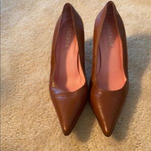 Very good condition ESCADA Pump leather